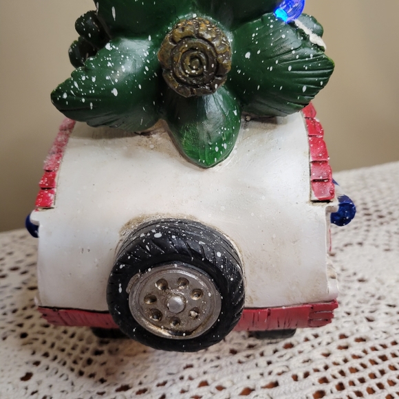 Adorable Christmas Camper with Flashing Lights 🥰 - Picture 2 of 12